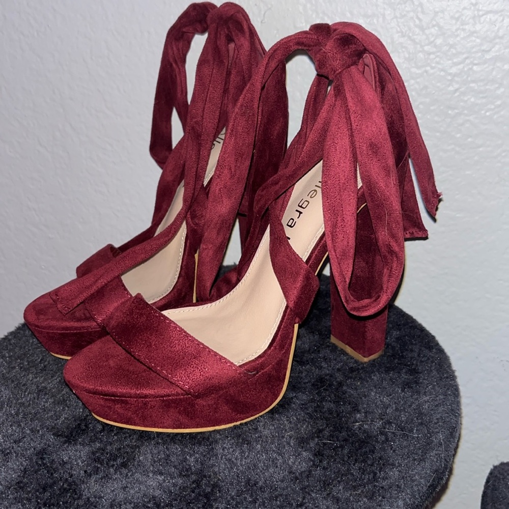 Maroon high heels with long “ribbon” like tie ✨